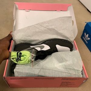 Nike Sb Dunk Low ‘Panda Pigeon size 11